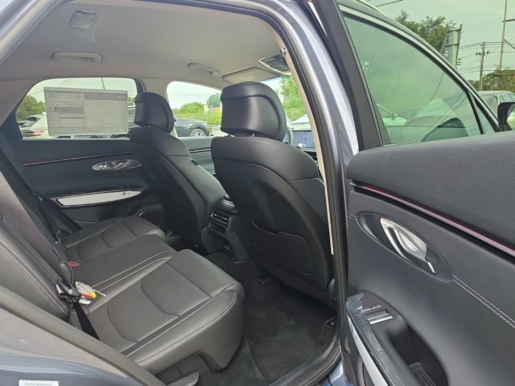 New 2027 Genesis GV70 2.5T AWD/4WD image 13