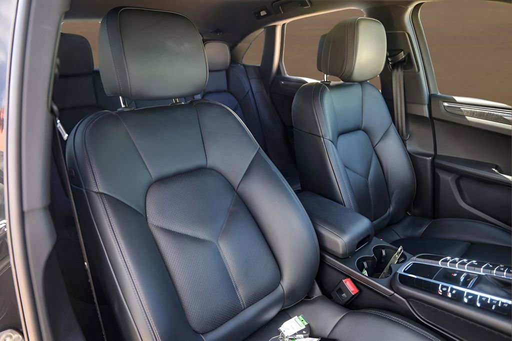 Used 2020 Porsche Macan S image 31