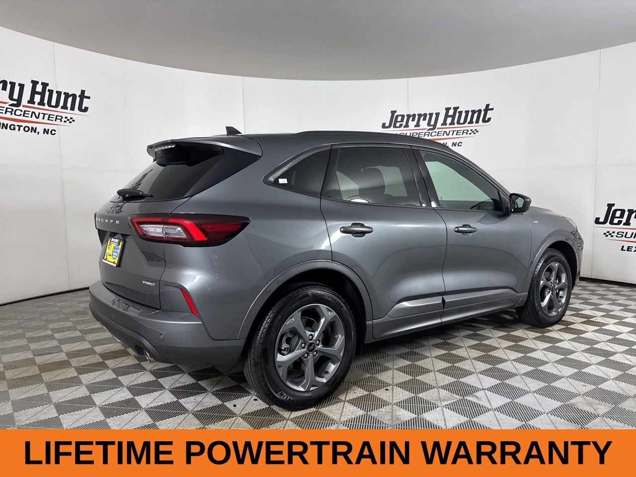 Used 2024 Ford Escape ST-Line w/ Tech Pack #1 AWD/4WD image 5