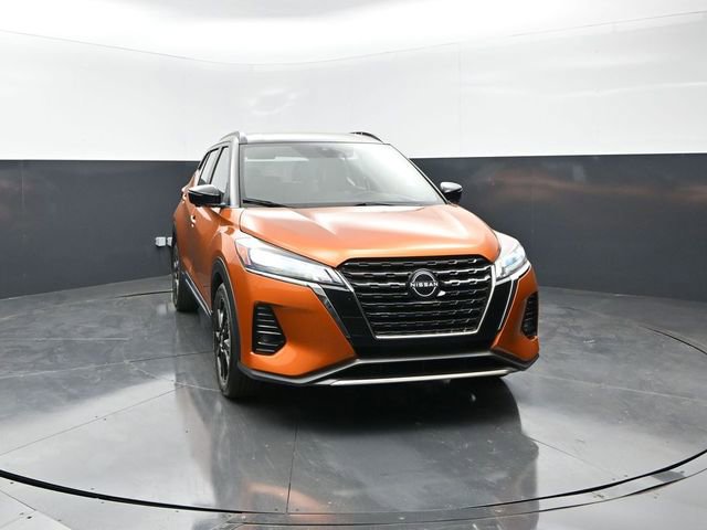 Used 2022 Nissan Kicks SR w/ Premium Package FWD image 5