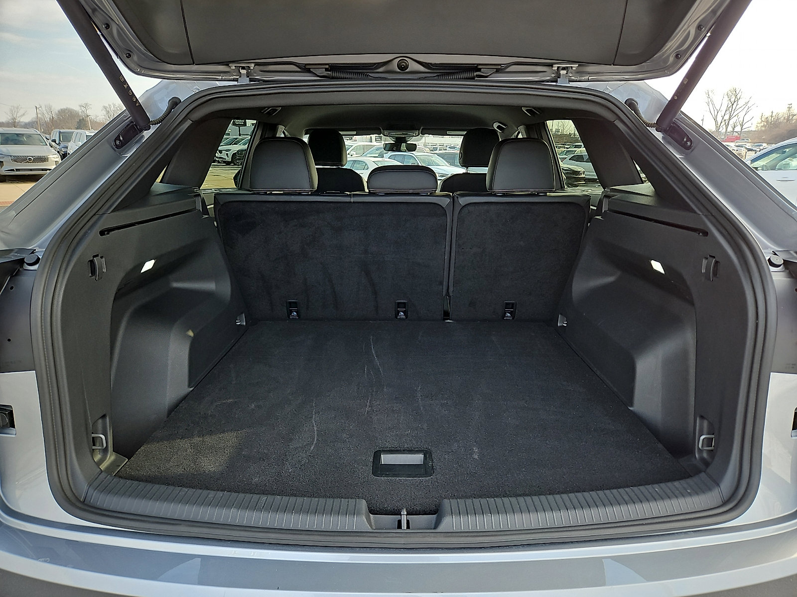 Used 2025 Volkswagen Atlas Cross Sport SE image 29