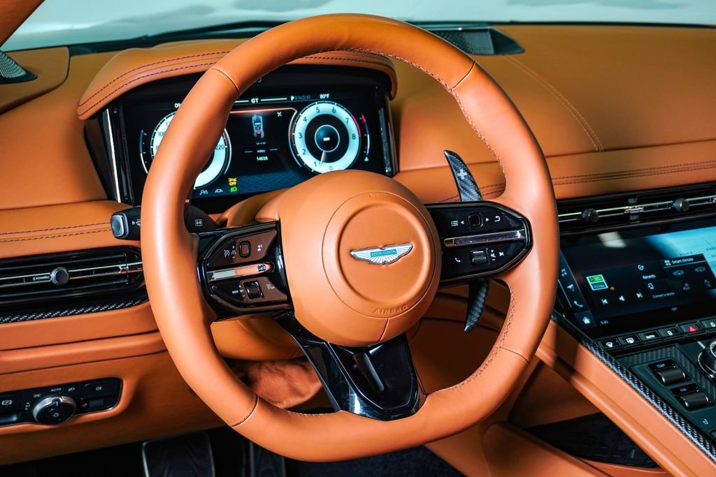Used 2025 Aston Martin DB12 Coupe RWD image 25