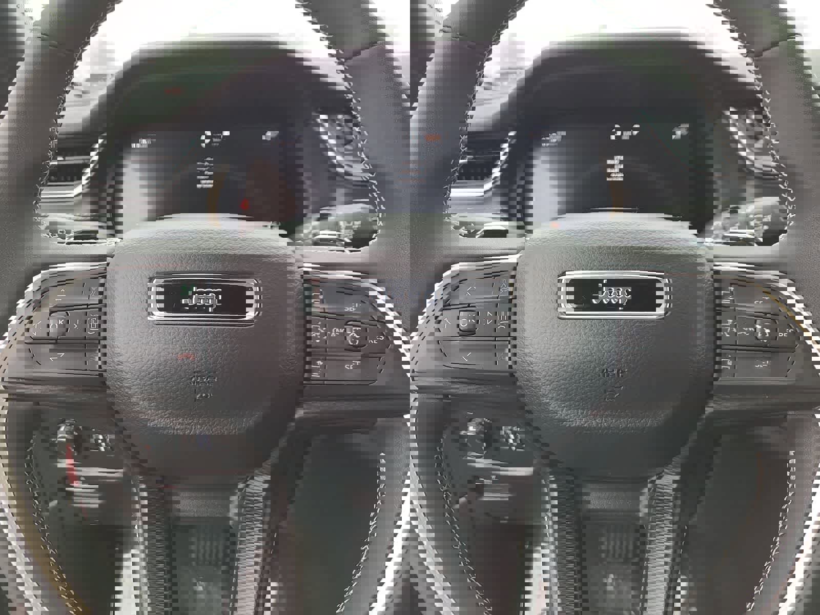 Used 2024 Jeep Grand Cherokee L Laredo w/ Luxury Tech Group I image 23