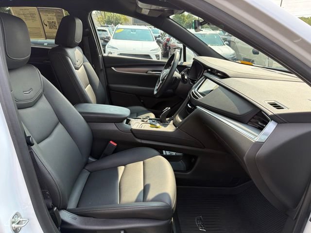 Used 2024 Cadillac XT5 Luxury w/ LPO, Floor Liner Package AWD/4WD image 26