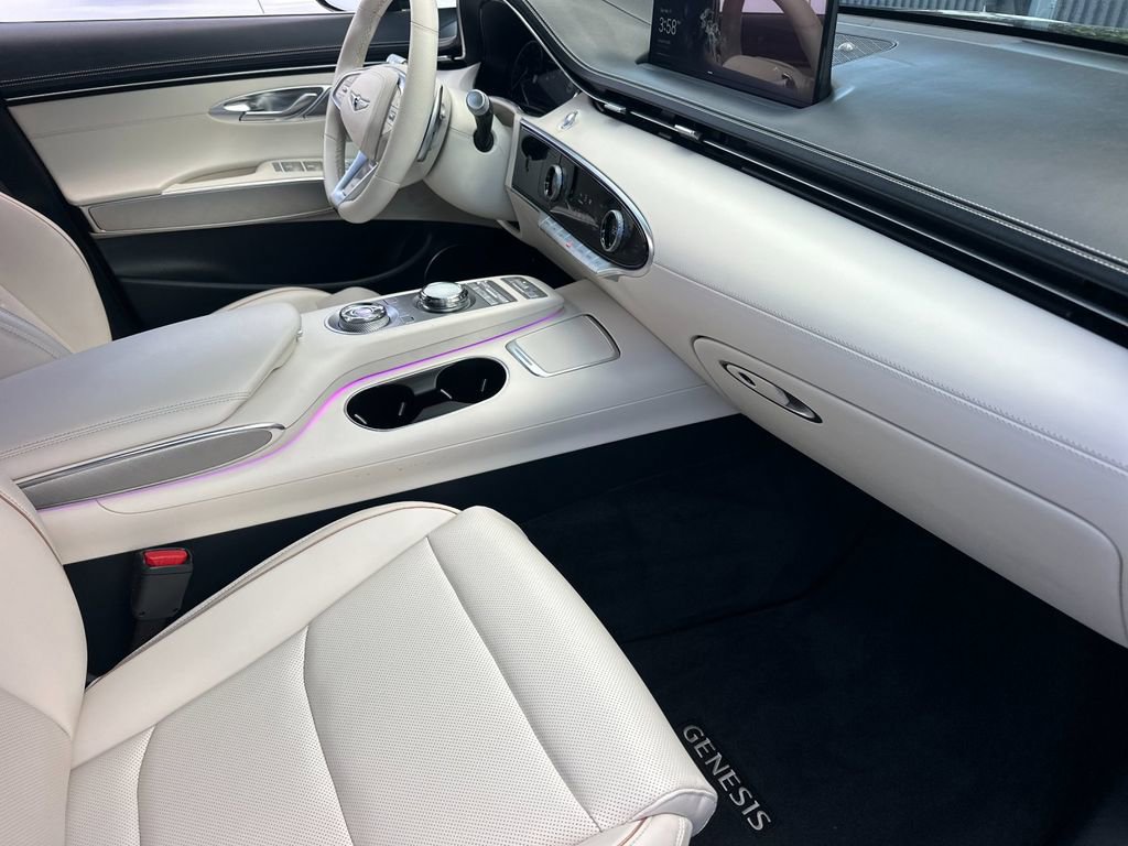 Used 2025 Genesis Electrified GV70 Prestige w/ Prestige Package image 17