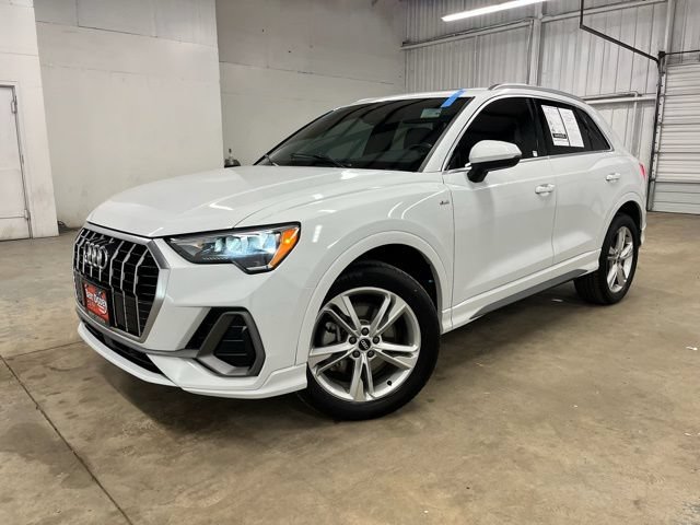 Used 2022 Audi Q3 2.0T Premium AWD/4WD image 3