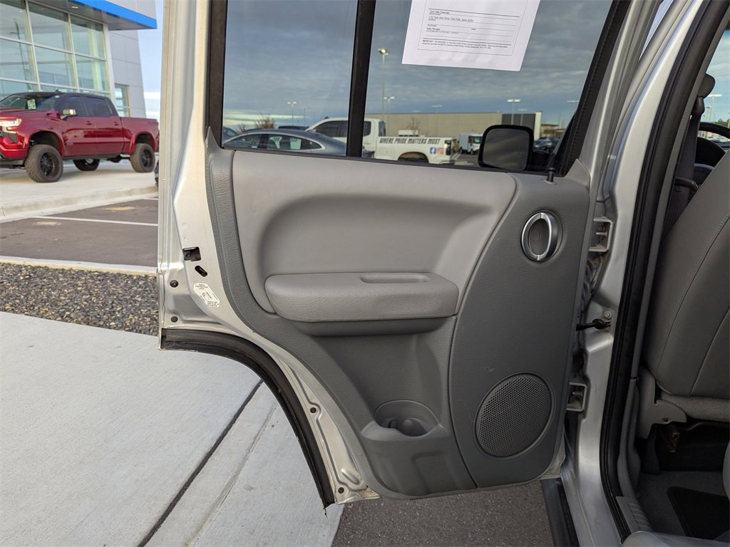 Used 2006 Jeep Liberty Limited image 27