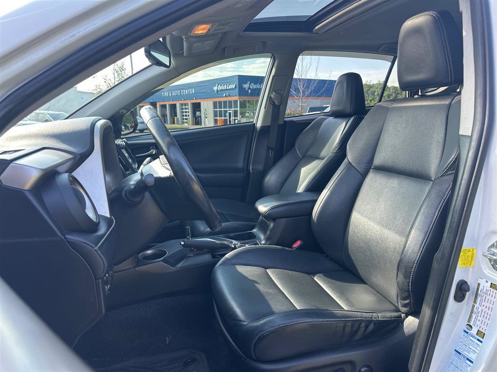 Used 2014 Toyota RAV4 Limited AWD/4WD image 6