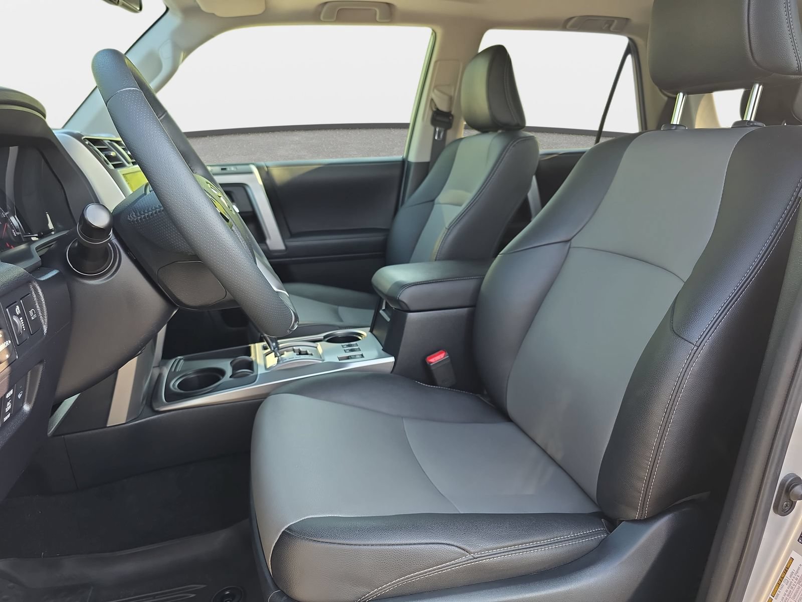 Used 2022 Toyota 4Runner SR5 Premium w/ Moonroof Package RWD image 14