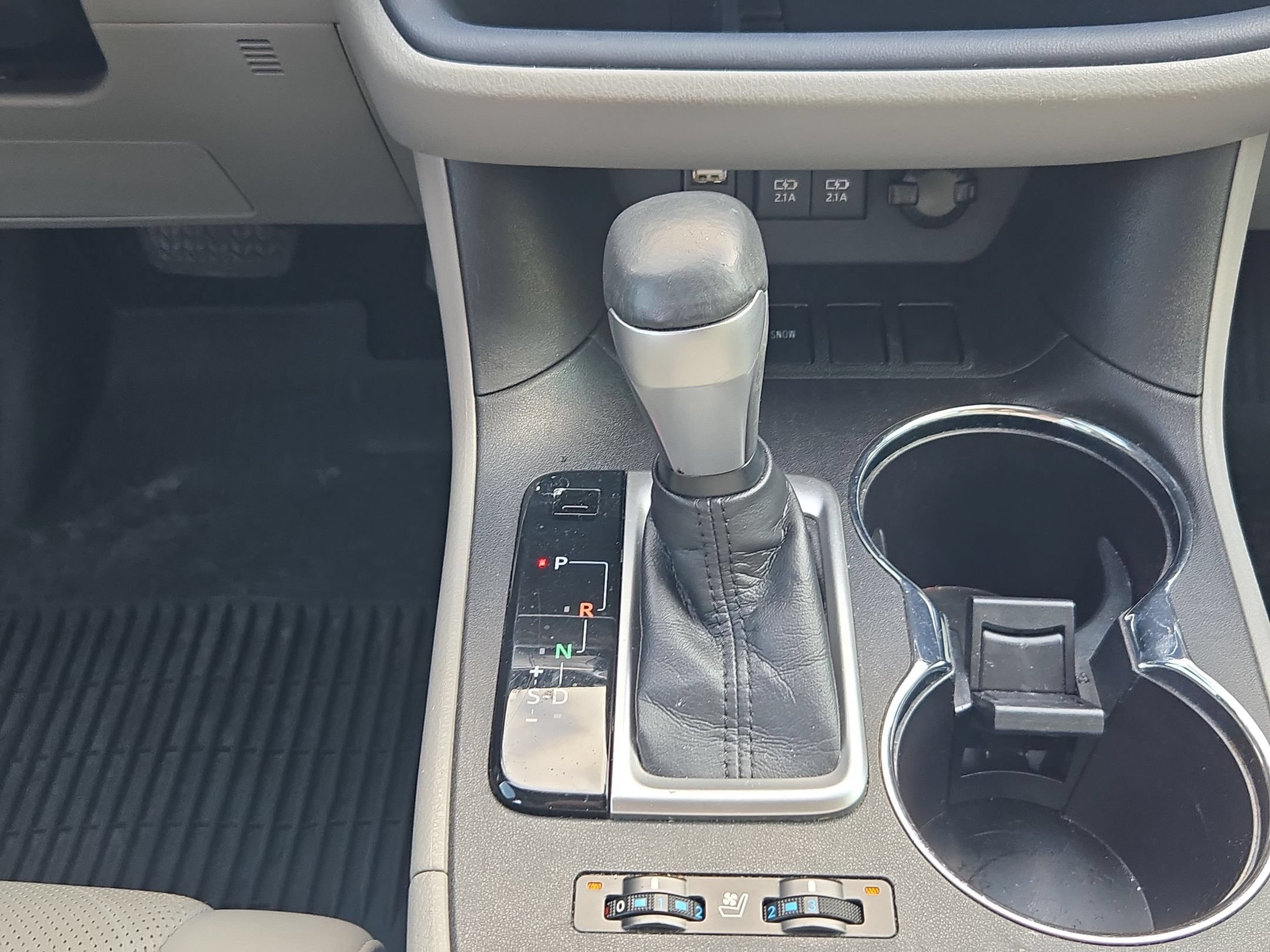 Used 2018 Toyota Highlander Limited FWD image 19