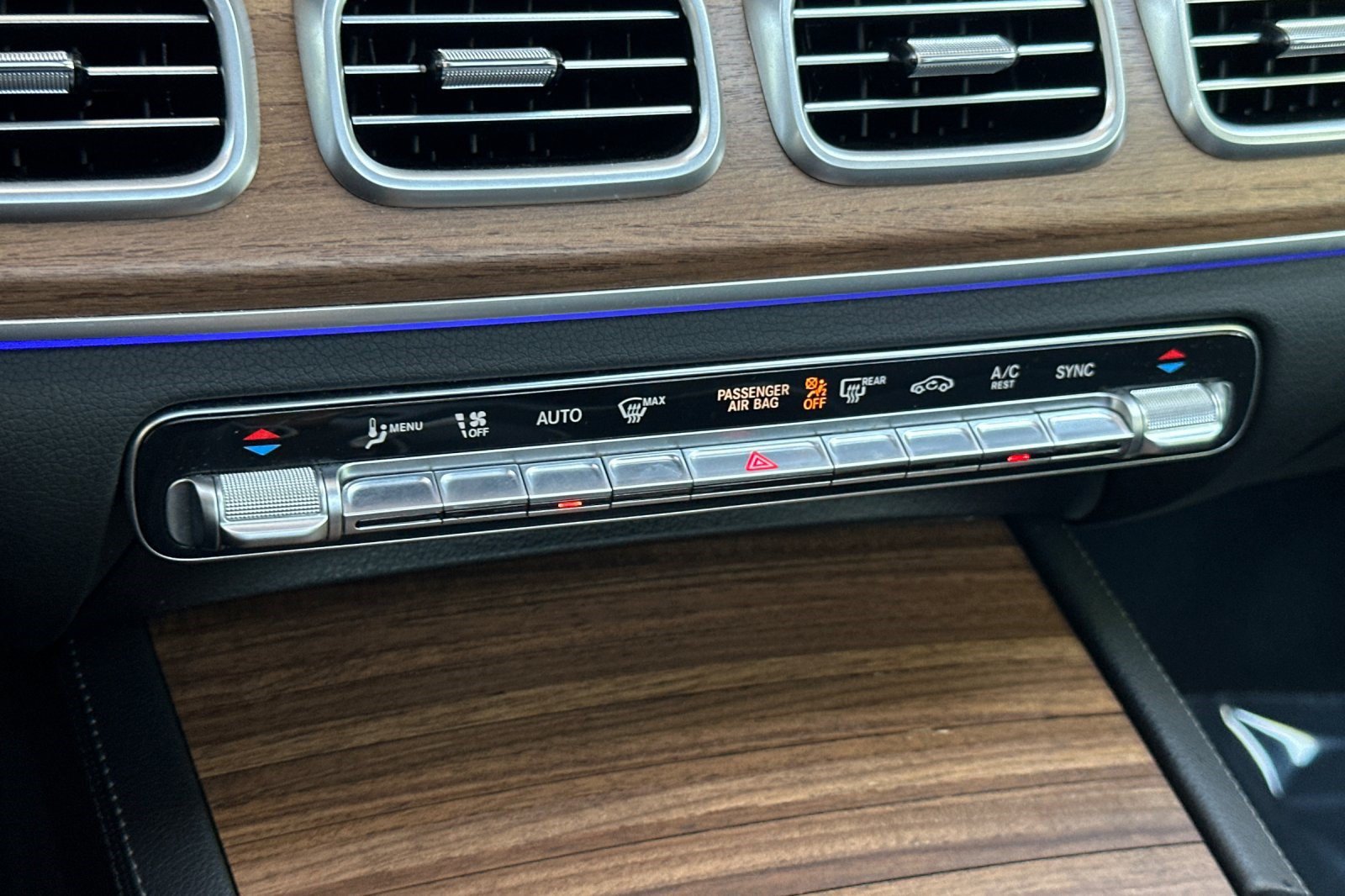 Certified 2025 Mercedes-Benz GLE 350 4MATIC image 18