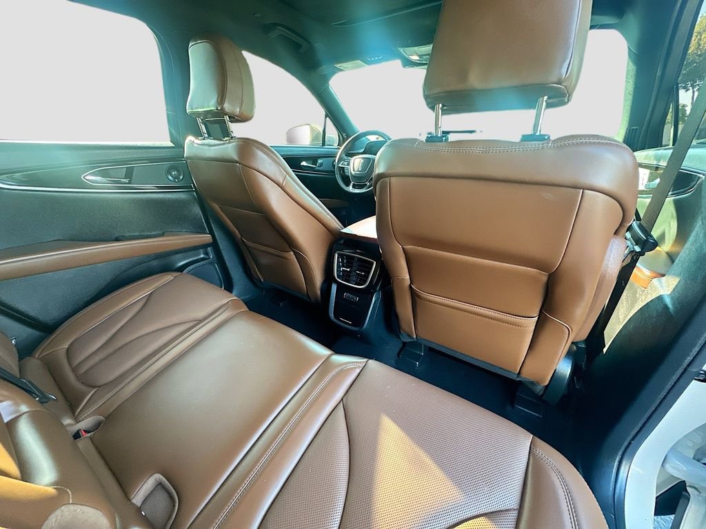 Used 2022 Lincoln Nautilus Reserve w/ Luxury Package image 28