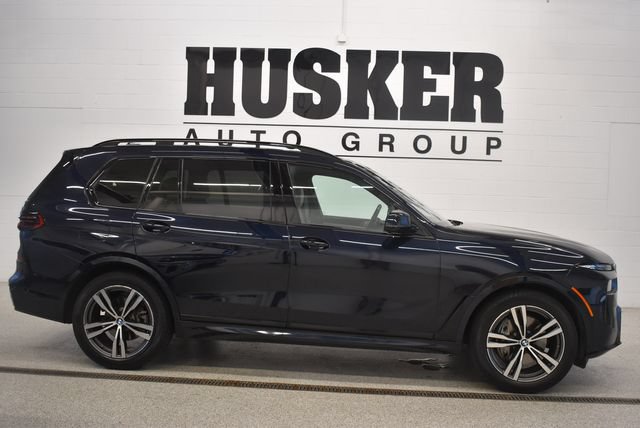 Used 2024 BMW X7 xDrive40i w/ M Sport Package AWD/4WD image 2