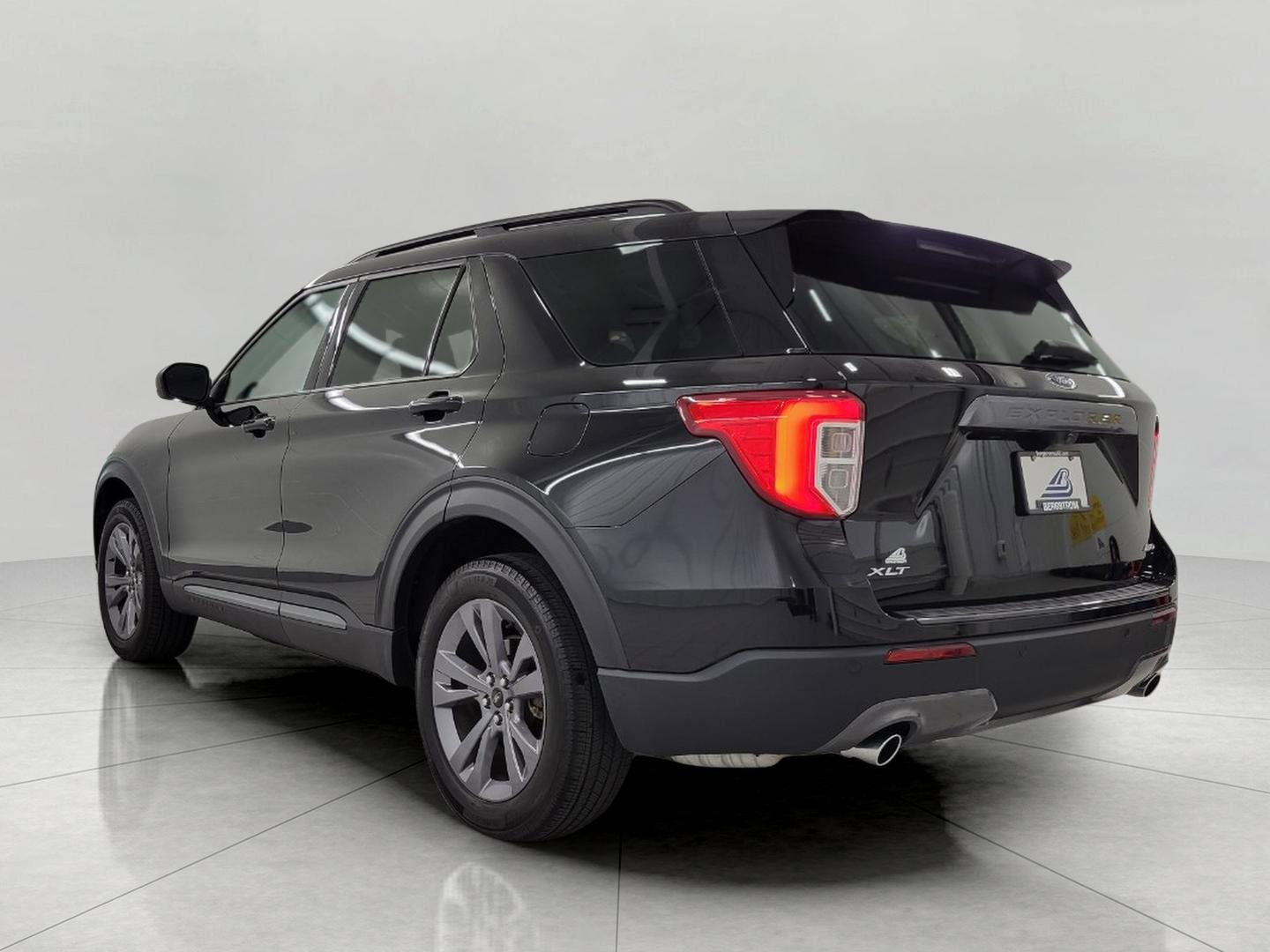 Used 2023 Ford Explorer XLT w/ Equipment Group 202A AWD/4WD image 21