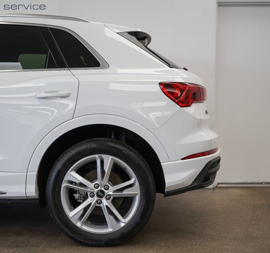 Used 2024 Audi Q3 2.0T Premium Plus w/ Premium Plus Package image 10