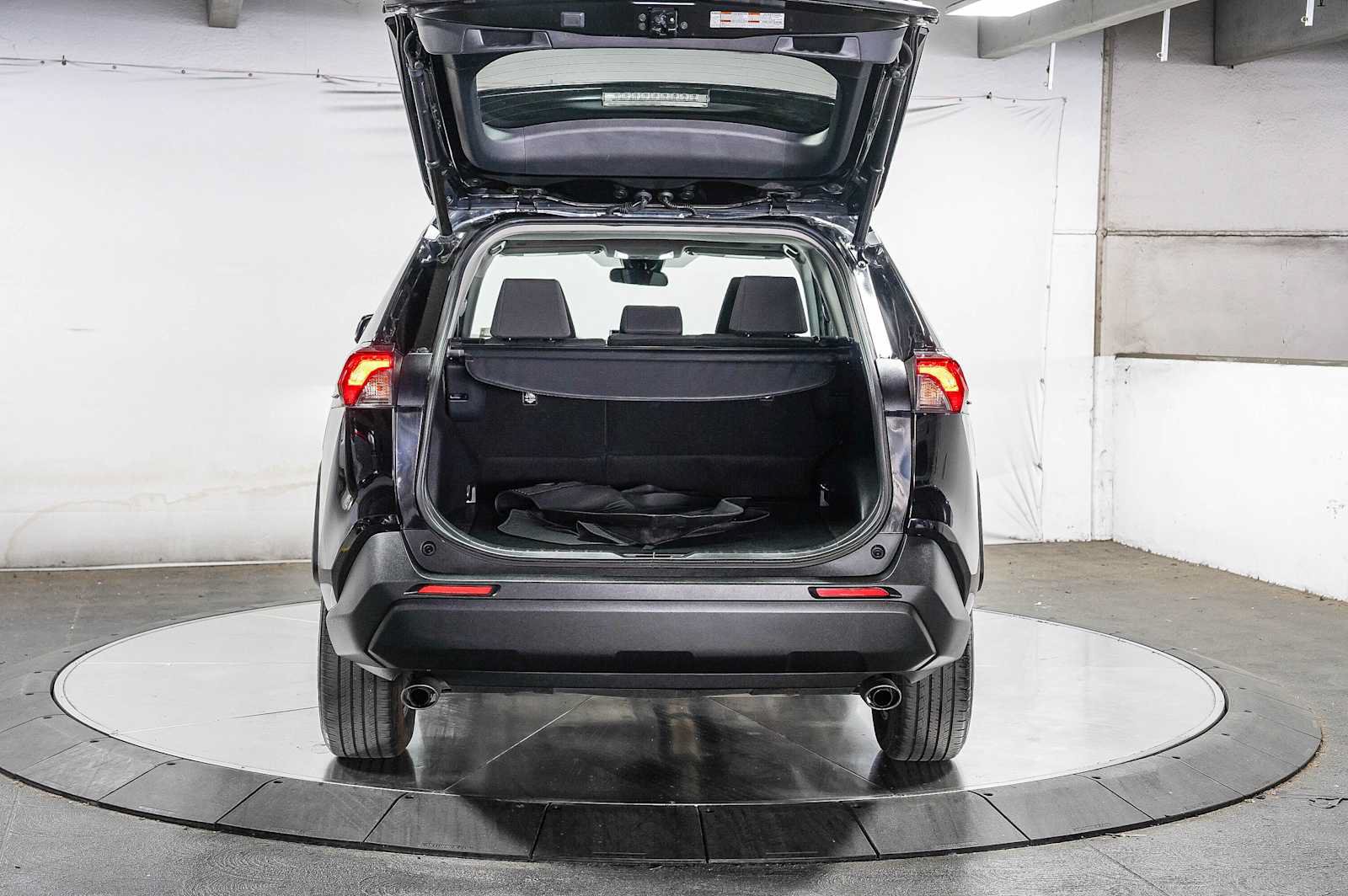 Certified 2023 Toyota RAV4 XLE w/ Convenience Package FWD image 28