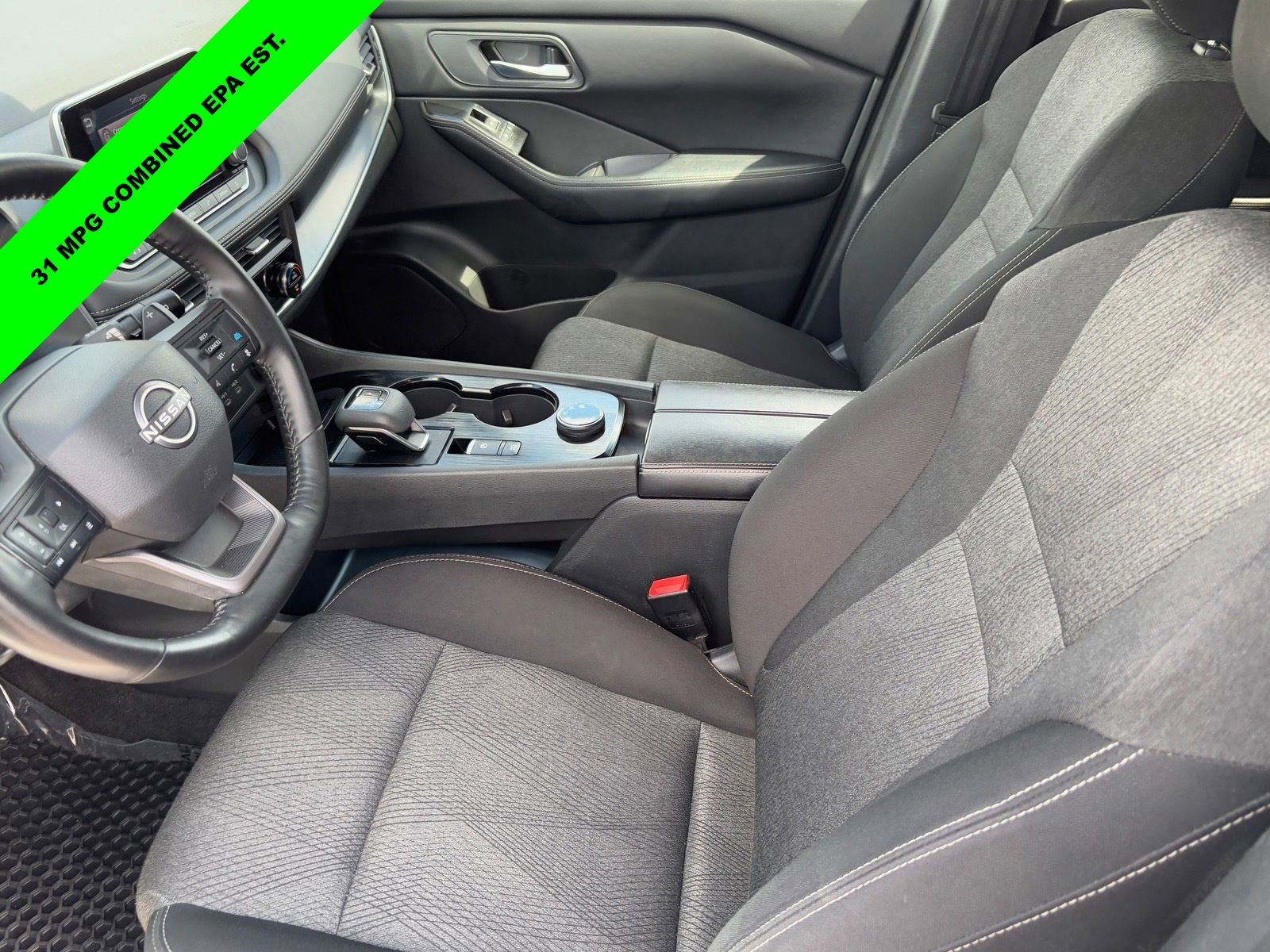 Certified 2025 Nissan Rogue SV image 17