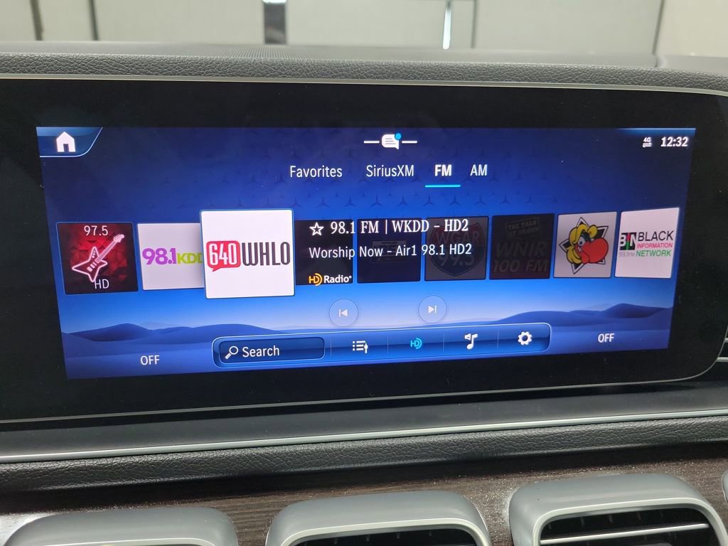 Used 2024 Mercedes-Benz GLE 350 GLE 350 w/ 3rd Row Seat Package image 45