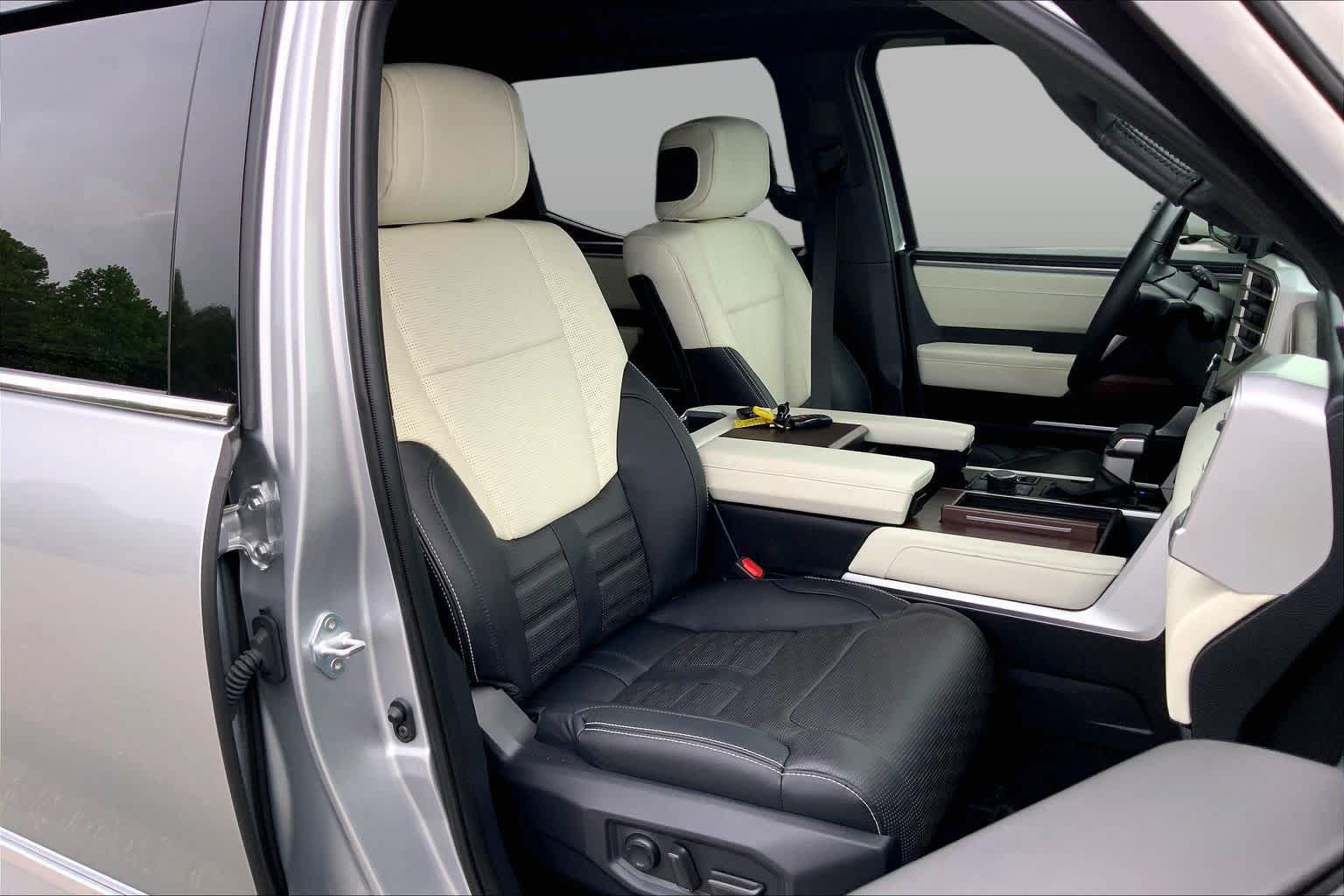 Used 2023 Toyota Tundra Capstone AWD/4WD image 9