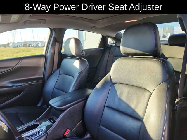 Used 2018 Chevrolet Malibu Premier w/ Premier Sun and Wheel Package image 22