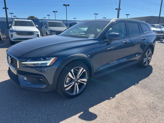 New 2026 Volvo V60 B5 Cross Country Plus w/ Climate Package image 8