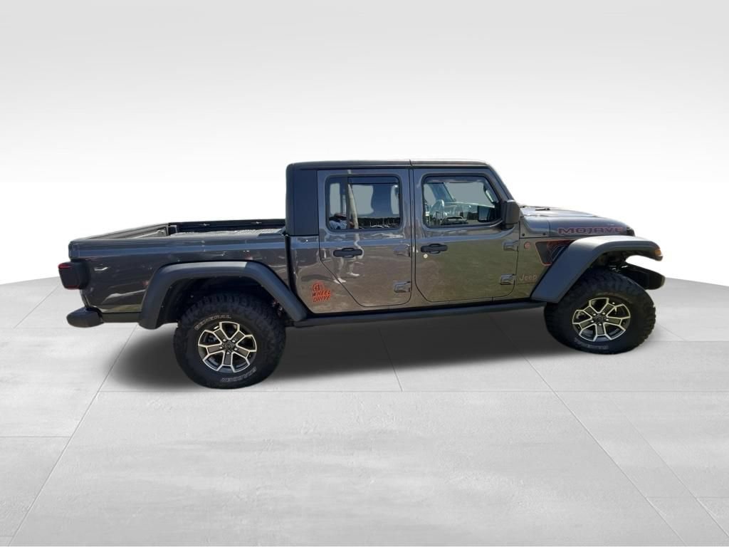 Used 2024 Jeep Gladiator Mojave w/ Technology Group AWD/4WD image 16