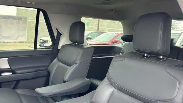 New 2025 Ford Expedition Active image 28