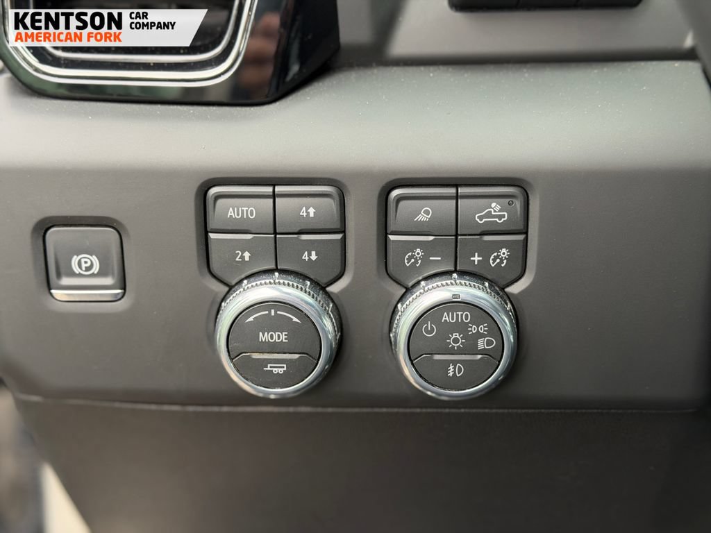 Used 2026 GMC Sierra 2500 AT4 w/ AT4 Premium Plus Package AWD/4WD image 17
