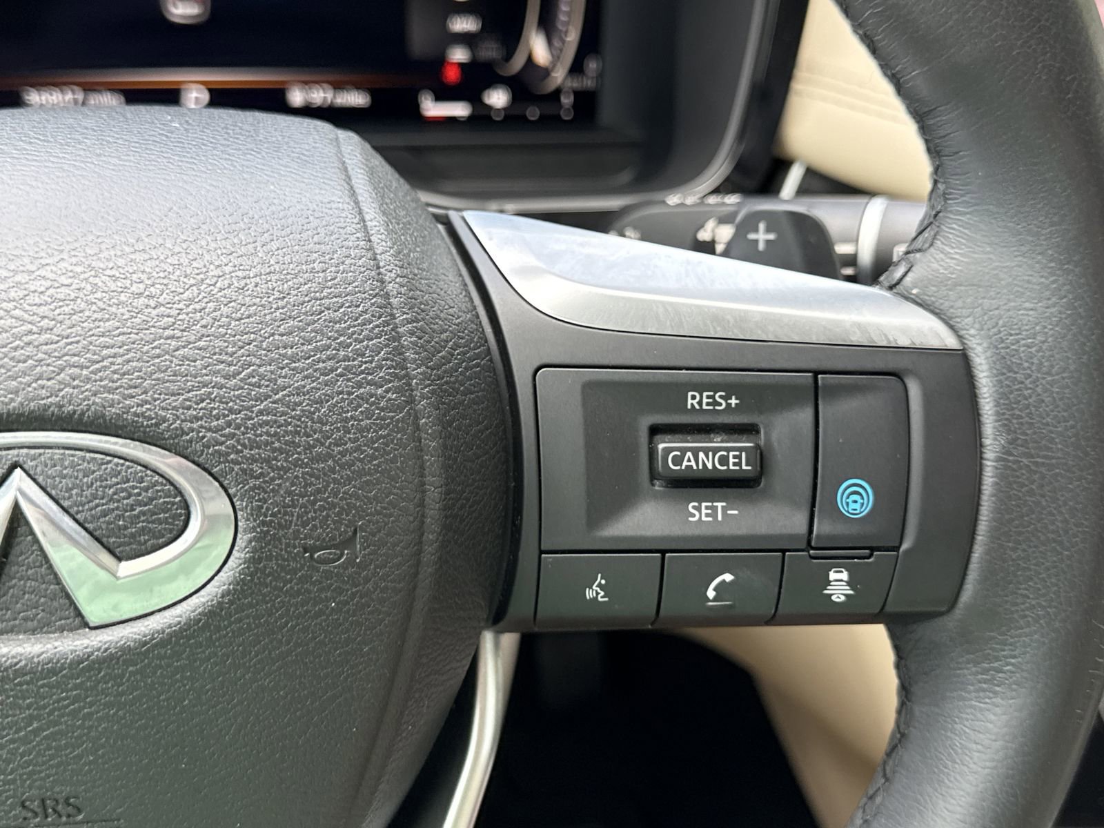 Used 2023 INFINITI QX60 Luxe w/ Cargo Package FWD image 24