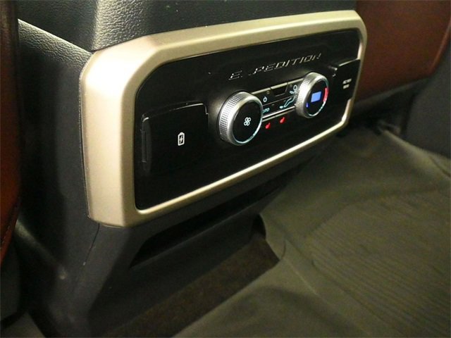 Used 2022 Ford Expedition Limited image 12