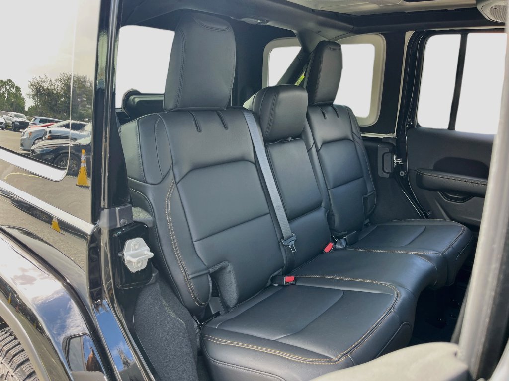 New 2027 Jeep Wrangler Unlimited Sahara AWD/4WD image 23