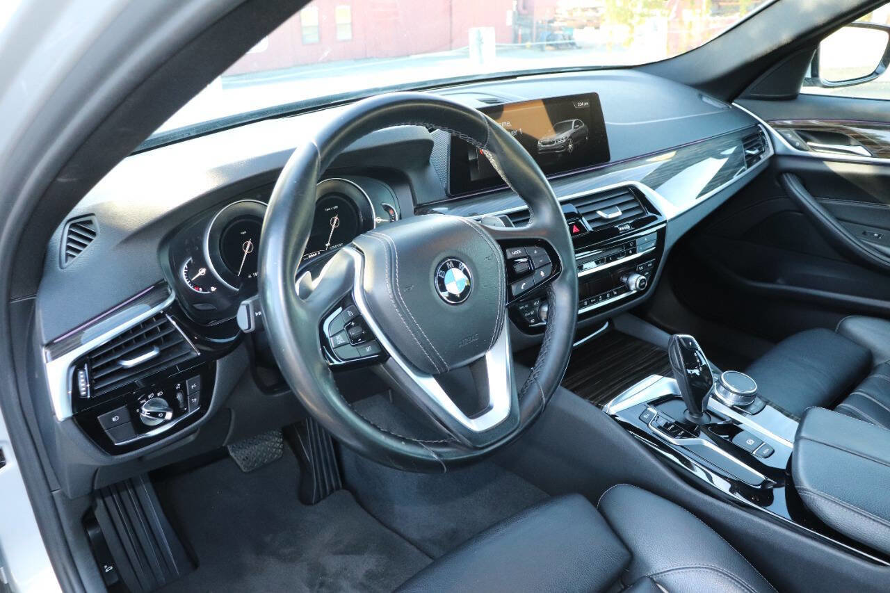 Used 2017 BMW 530i RWD image 15