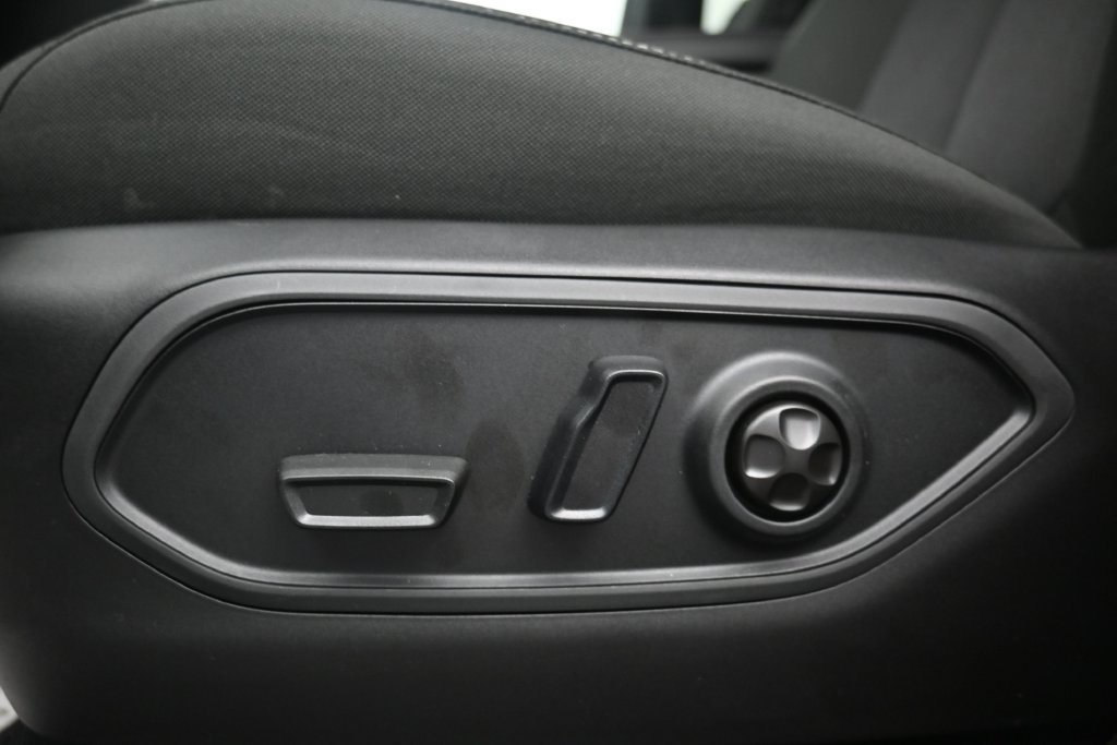 New 2027 Jeep Grand Cherokee Laredo X AWD/4WD image 4