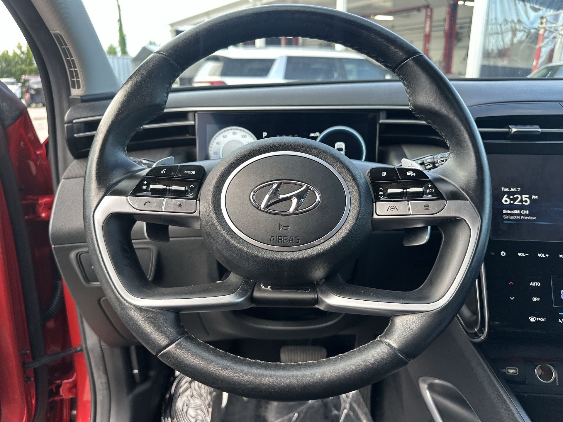 Used 2023 Hyundai Tucson Limited FWD image 11
