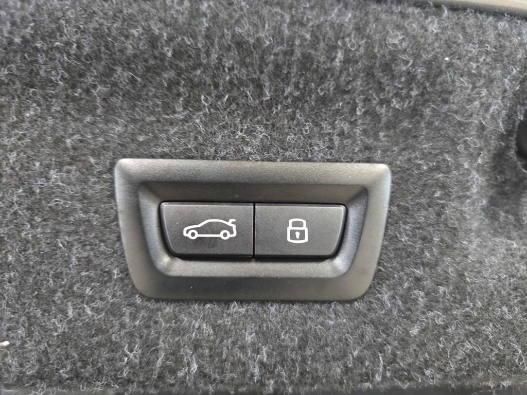 Used 2024 BMW M4 xDrive Competition w/ Executive Package image 27