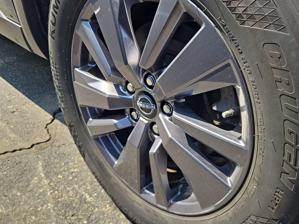 Used 2023 Nissan Pathfinder SV w/ SV Premium Package image 10