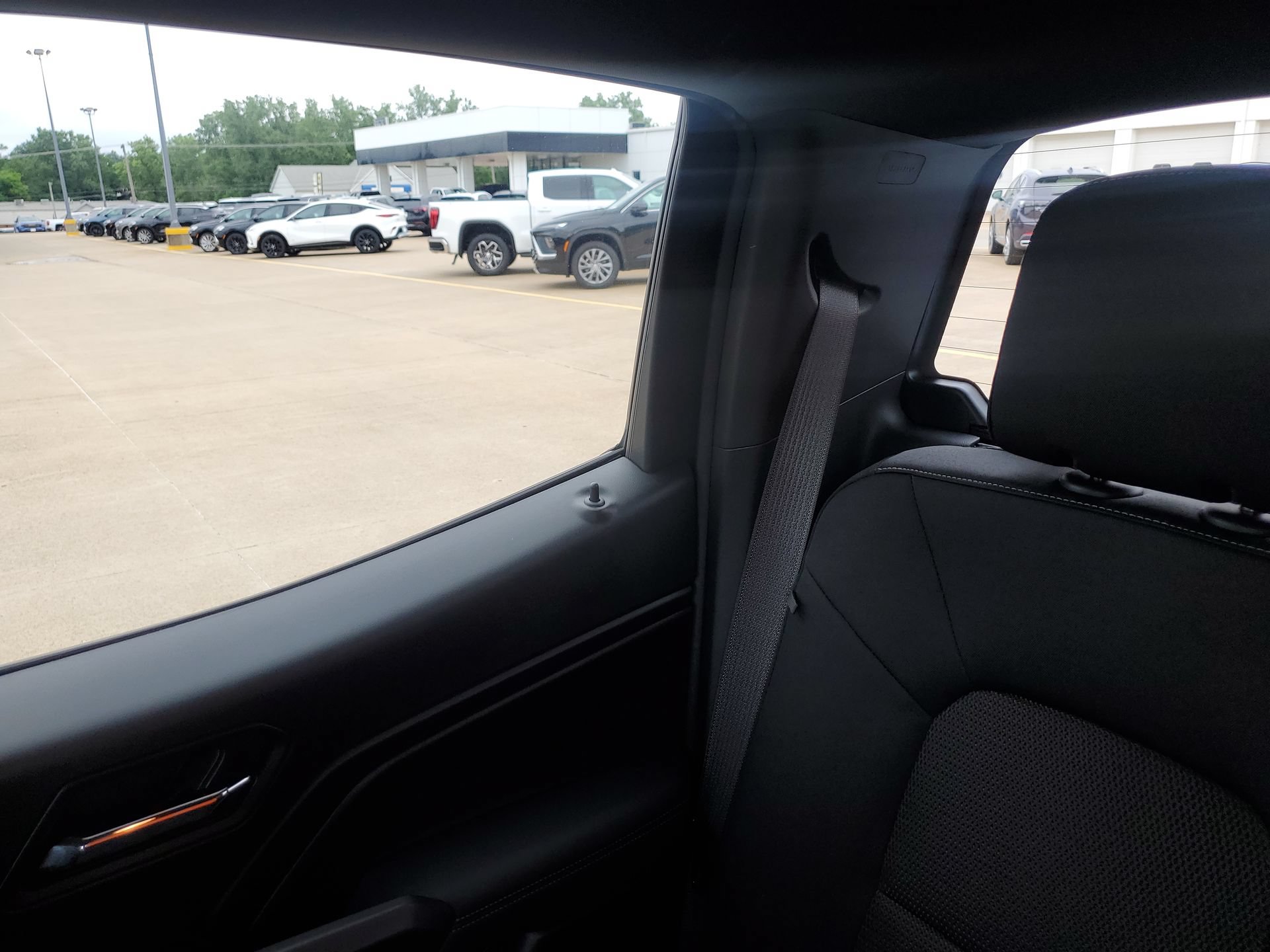 Used 2024 Chevrolet Colorado LT w/ LT Convenience Package II AWD/4WD image 13