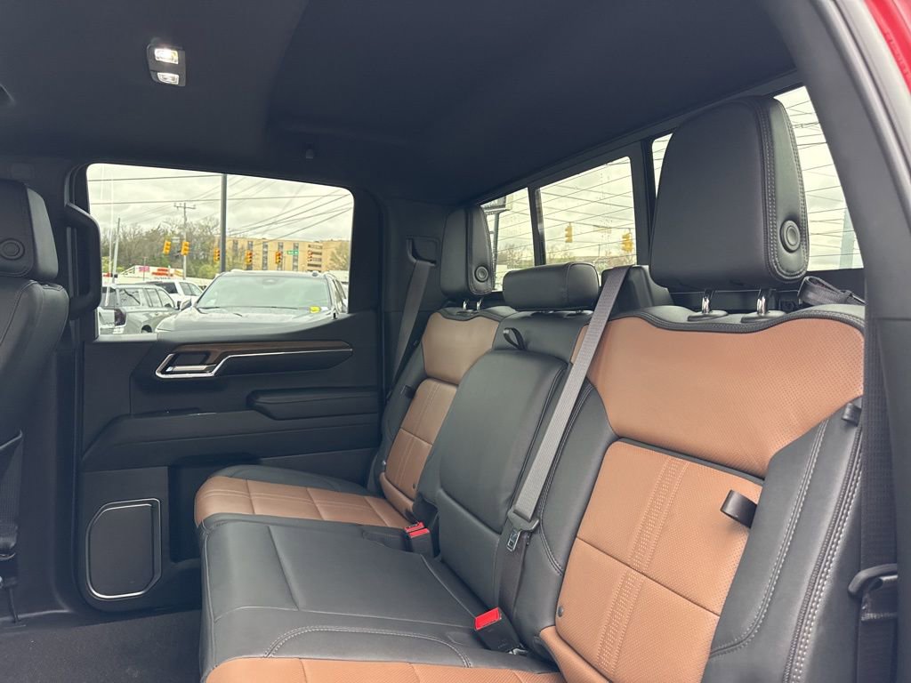 Used 2024 Chevrolet Silverado 1500 High Country image 30