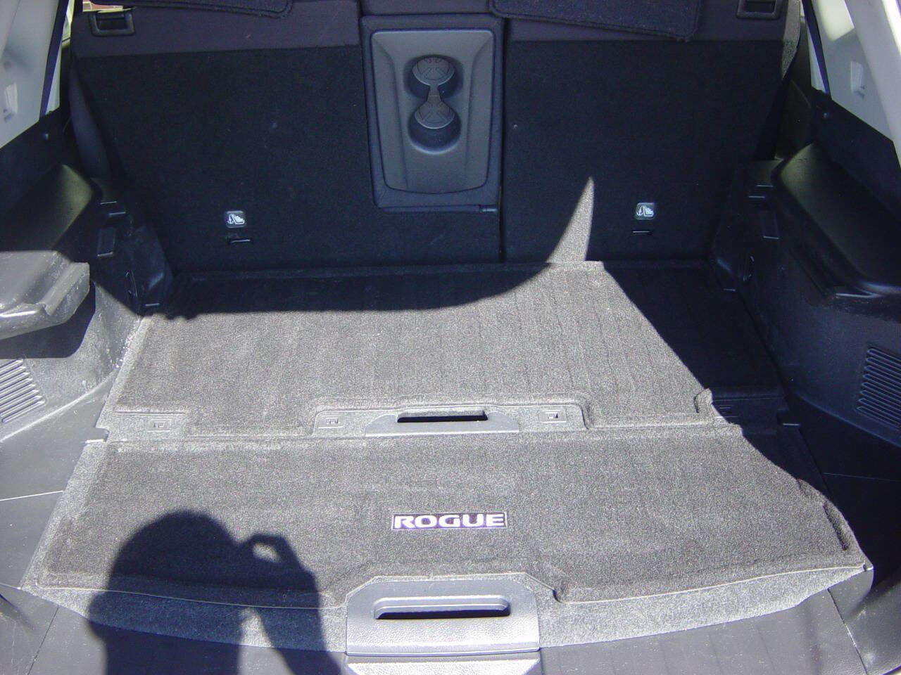 Used 2016 Nissan Rogue SV image 12