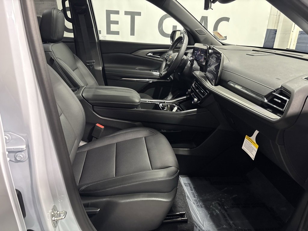 New 2026 Chevrolet Traverse LT w/ Enhanced Driving Package image 28