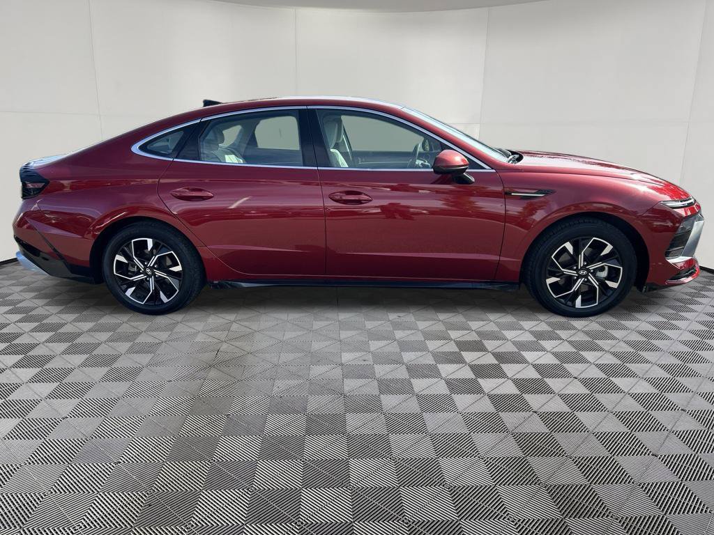 Used 2025 Hyundai Sonata SEL FWD image 8