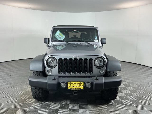 Used 2015 Jeep Wrangler Unlimited Rubicon w/ Connectivity Group AWD/4WD image 2