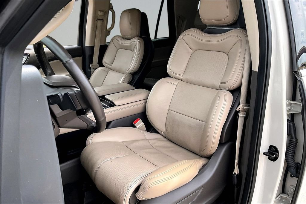 Used 2022 Lincoln Navigator Reserve AWD/4WD image 24
