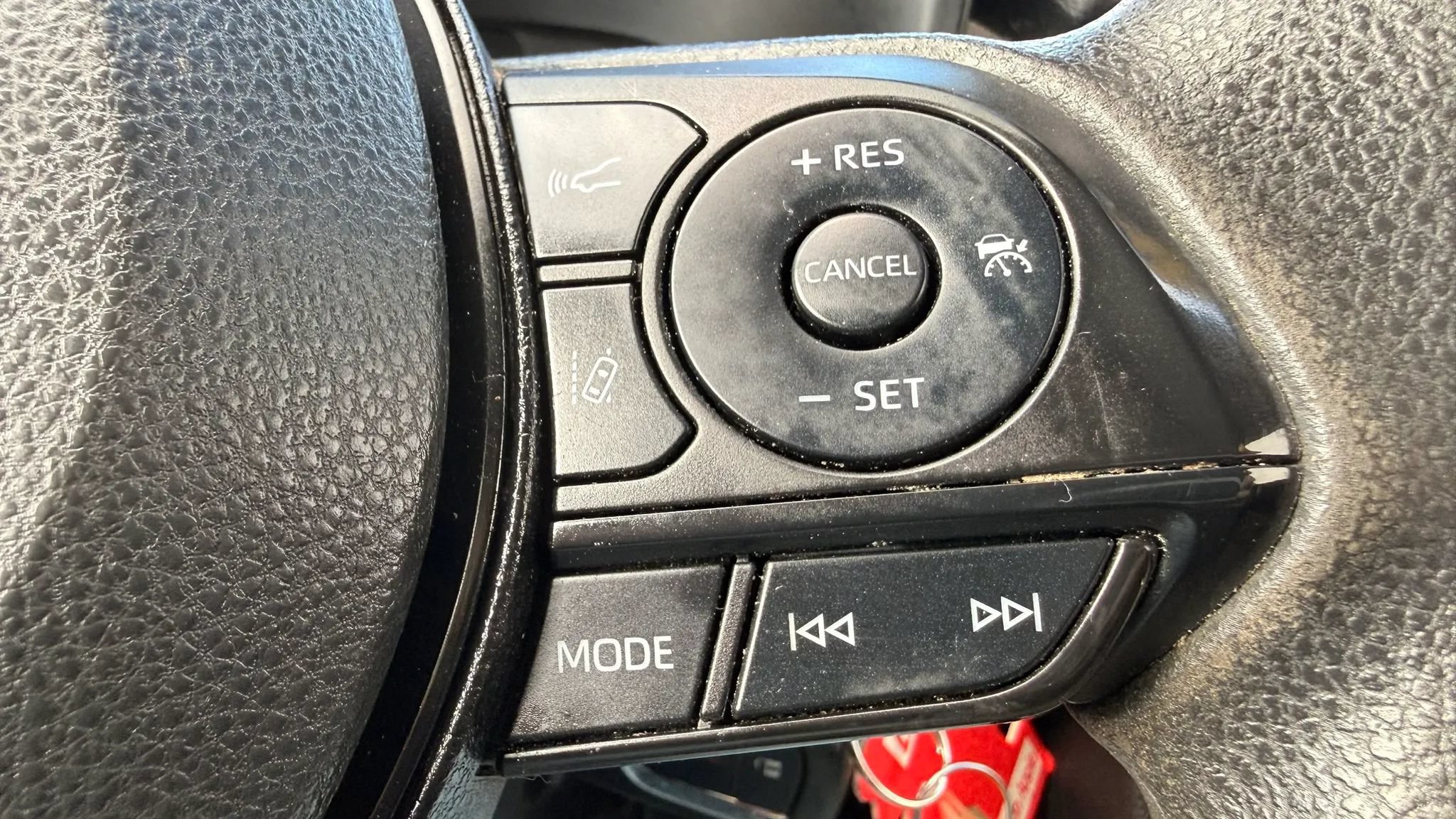 Used 2022 Toyota RAV4 LE FWD image 20