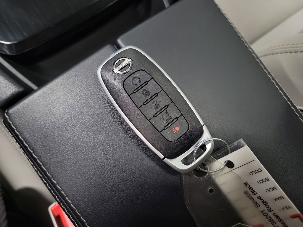 Used 2024 Nissan Rogue SL w/ SL Premium Package image 15