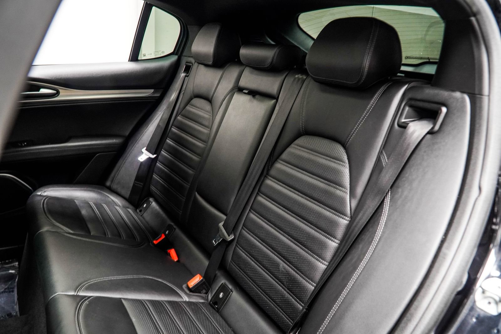 Used 2023 Alfa Romeo Stelvio Veloce image 43