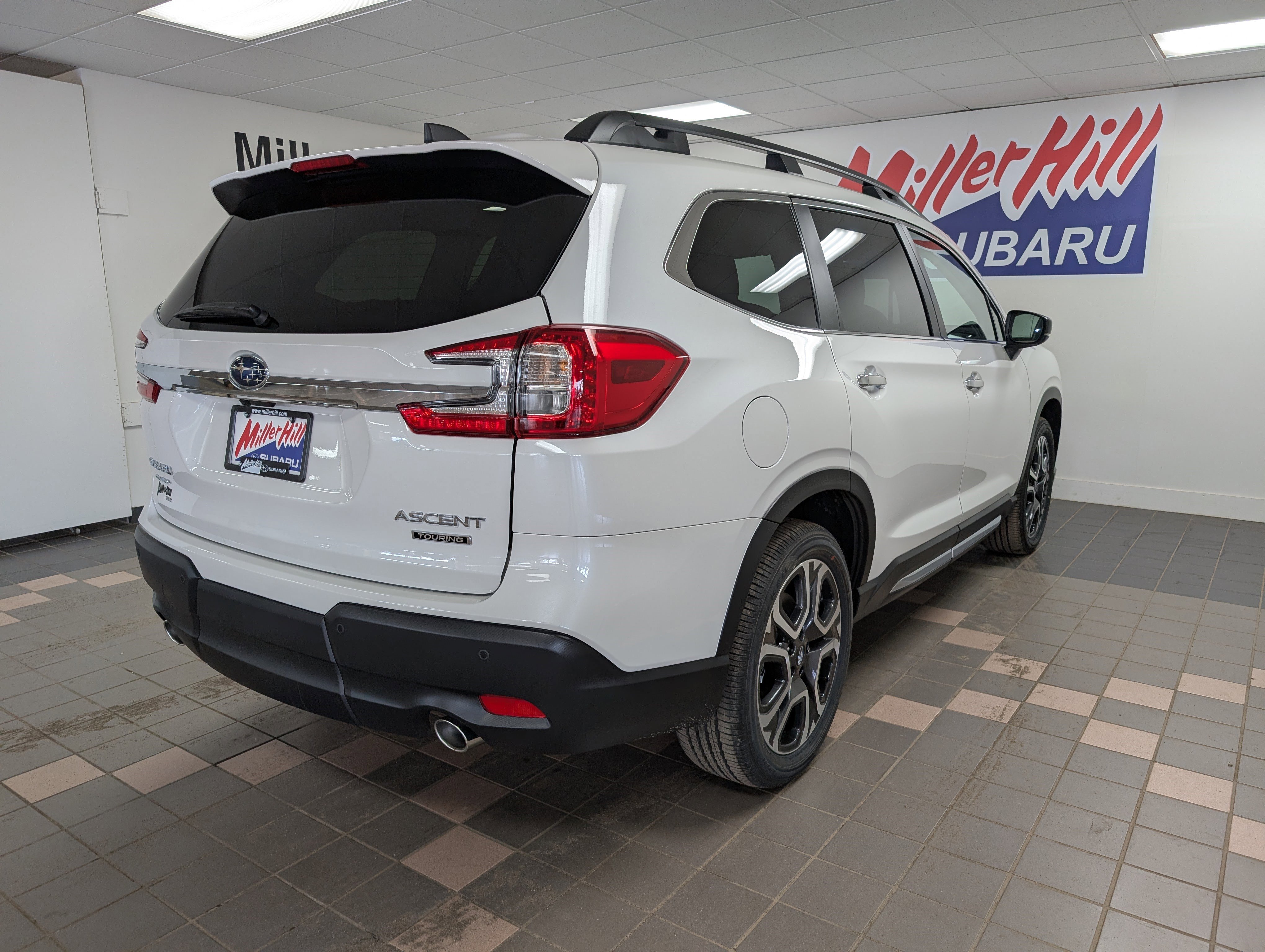 New 2025 Subaru Ascent Touring w/ Popular Package #2 image 19