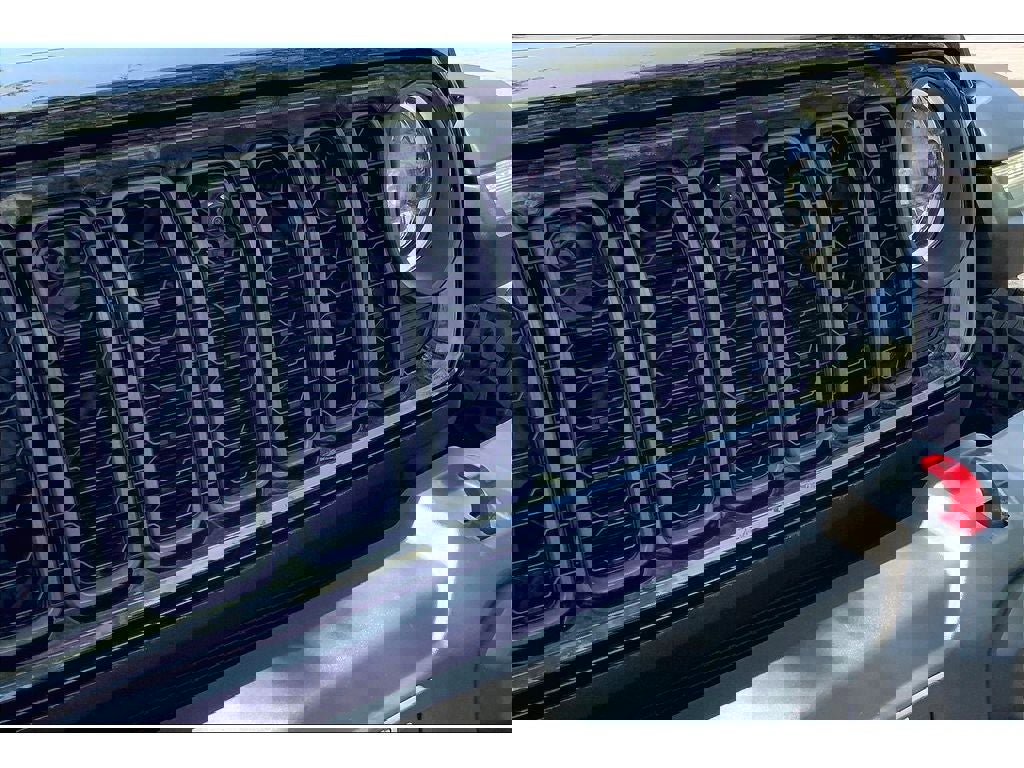 Used 2024 Jeep Wrangler Unlimited Rubicon w/ Technology Group image 30