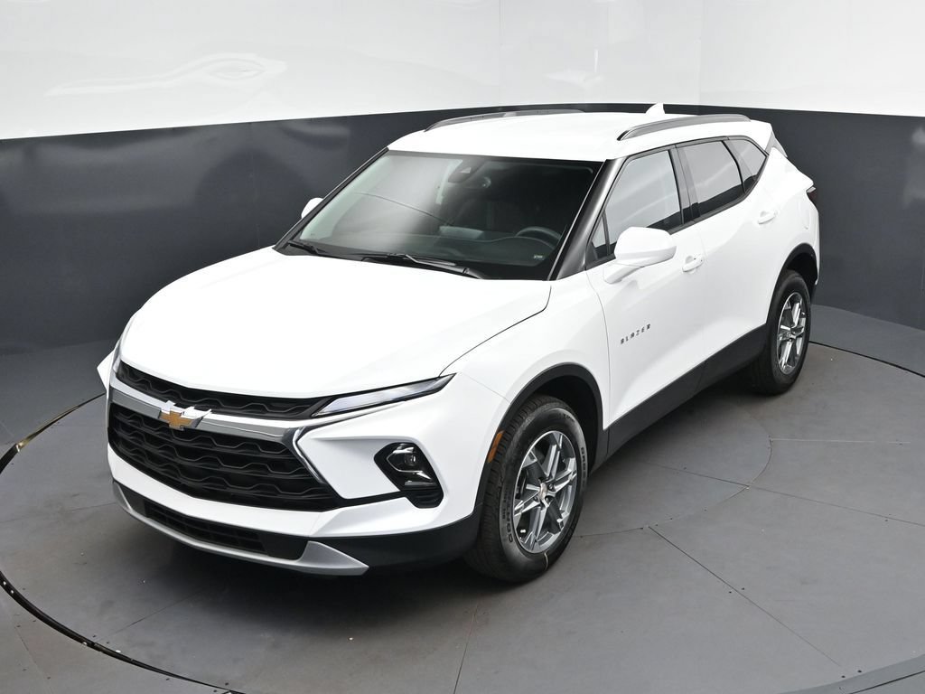 New 2026 Chevrolet Blazer LT w/ Convenience Package FWD image 30