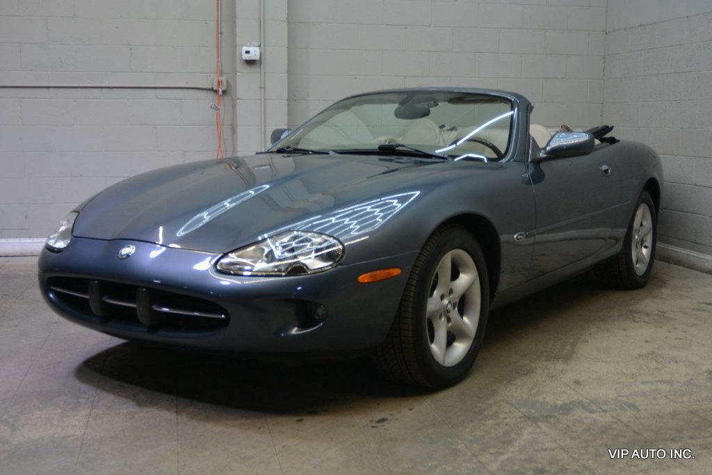 Used 2000 Jaguar XK8 Convertible RWD image 2